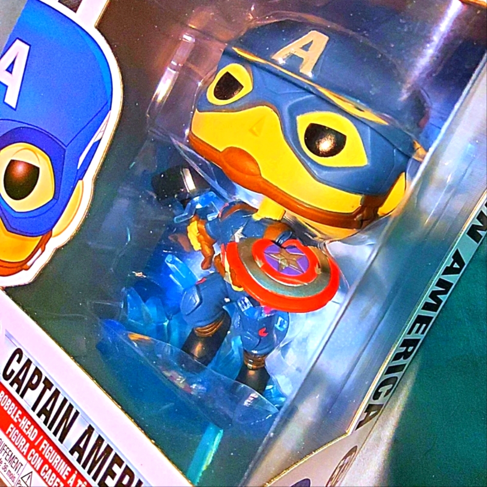 Funko Pop Captain America #573 Avengers Endgame Mjolnir Broken Shield w Case